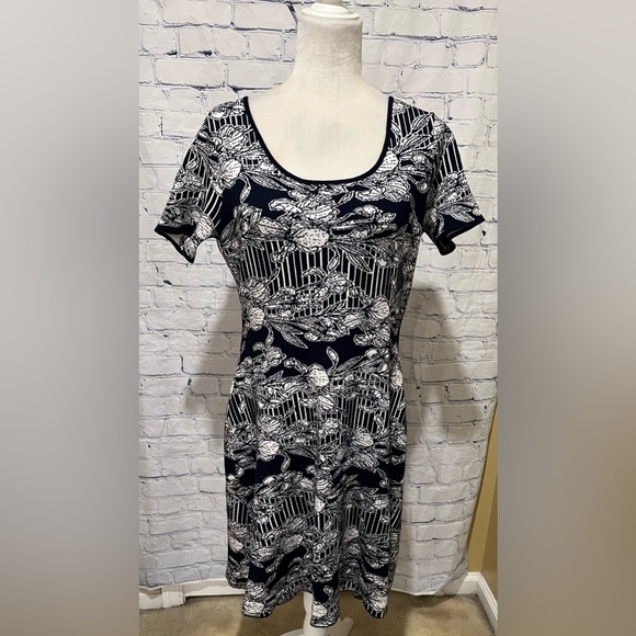 Women’s Signature by Robbie Bee Floral Navy & Ivory Dress Size Large - Picture 1 of 9